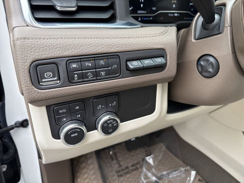 Used 2022 GMC Yukon Denali image 12