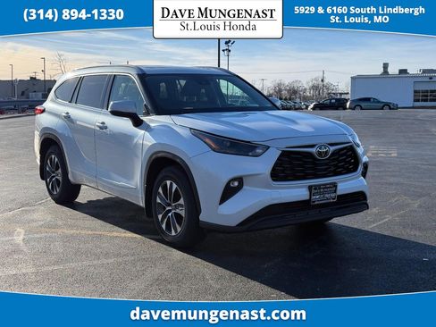 Used 2022 Toyota Highlander XLE image 1
