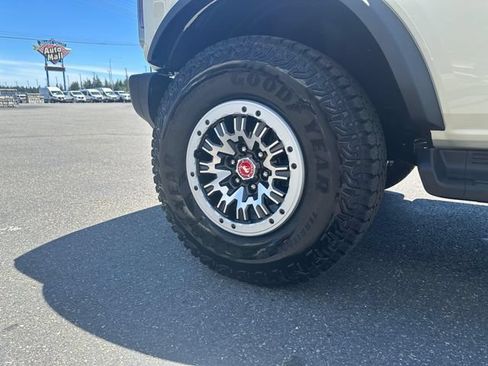 New 2026 Ford Bronco Outer Banks w/ Sasquatch Package AWD/4WD image 30