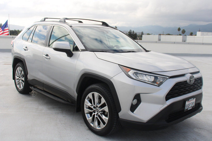 Used 2019 Toyota RAV4 XLE Premium w/ All Weather Liner Package FWD image 2