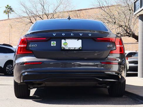 Used 2024 Volvo S60 B5 Core image 12