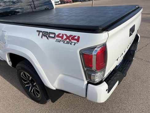 Used 2020 Toyota Tacoma TRD Sport w/ Technology Package AWD/4WD image 21
