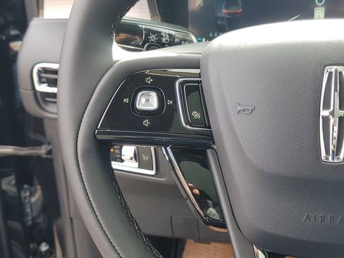 New 2026 Lincoln Corsair Premiere image 17