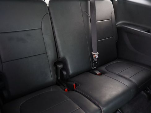 Used 2020 Chevrolet Traverse Premier FWD image 30
