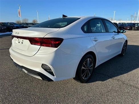 Used 2024 Kia Forte LXS w/ LXS Technology Package image 5