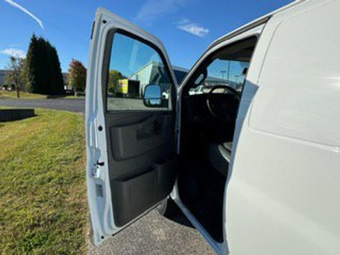 New 2025 Chevrolet Express 2500 w/ Driver Convenience Package image 10
