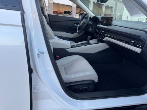 Used 2025 Honda Accord EX-L image 19