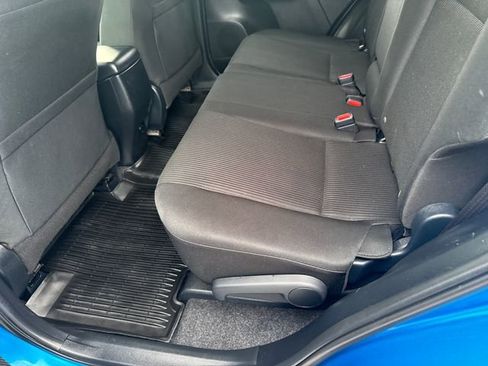Used 2018 Toyota RAV4 LE w/ All Weather Liner Package AWD/4WD image 14