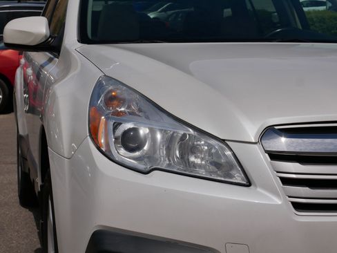 Used 2013 Subaru Outback 2.5i Premium AWD/4WD image 16