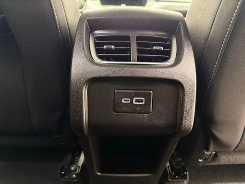 Used 2025 Chevrolet Blazer LT image 28