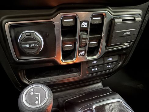 Used 2022 Jeep Gladiator Sport AWD/4WD image 38