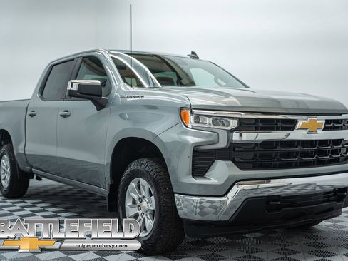Used 2025 Chevrolet Silverado 1500 LT image 1