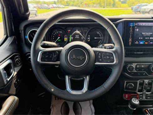 Used 2024 Jeep Wrangler High Altitude AWD/4WD image 28