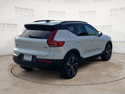 Used 2021 Volvo XC40 T5 R-Design w/ Advanced Package AWD/4WD image 5