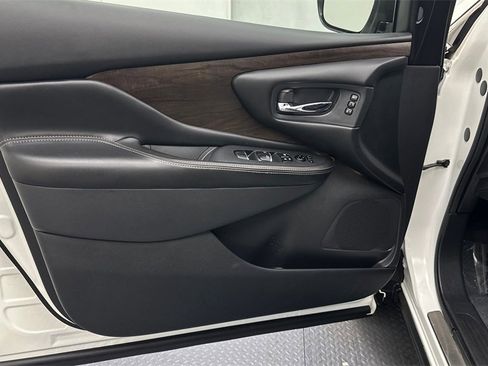 Certified 2021 Nissan Murano Platinum w/ Cargo Package image 16