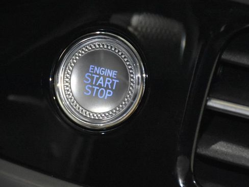 New 2025 Genesis G70 2.5T image 12