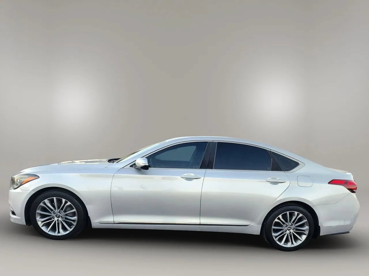 Used 2017 Genesis G80 3.8 RWD image 4