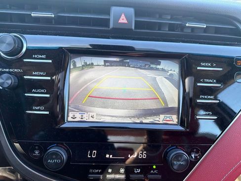 Used 2018 Toyota Camry XSE FWD image 18
