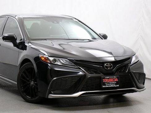 Used 2023 Toyota Camry XSE image 2