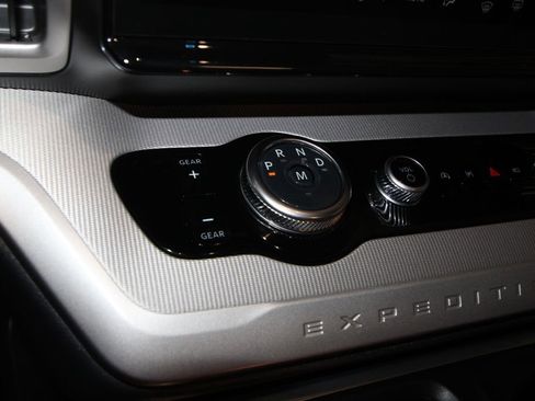 Used 2025 Ford Expedition Active image 14