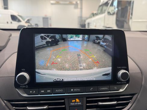 Used 2025 Nissan Altima 2.5 S FWD image 19