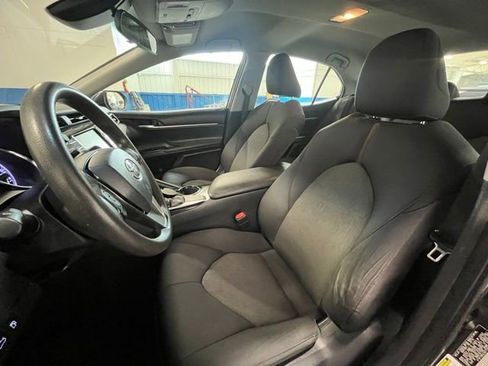 Used 2018 Toyota Camry LE FWD image 21