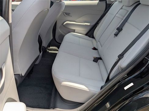 Used 2025 Hyundai Kona SE image 27