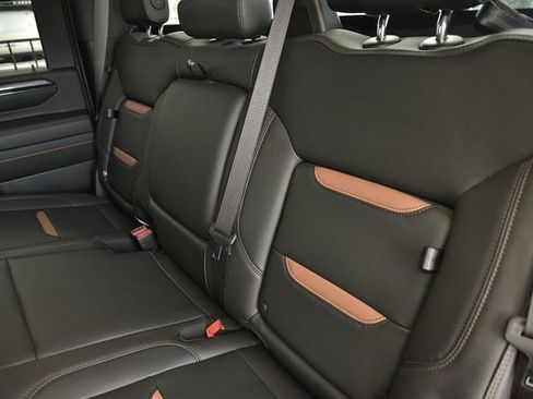 Used 2024 GMC Sierra 2500 AT4 image 36