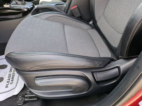 Certified 2025 Kia Seltos S AWD/4WD image 20