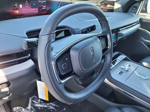 New 2026 Lincoln Navigator L Reserve AWD/4WD image 11