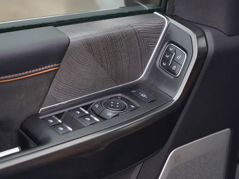 Used 2024 Ford F250 Platinum image 24