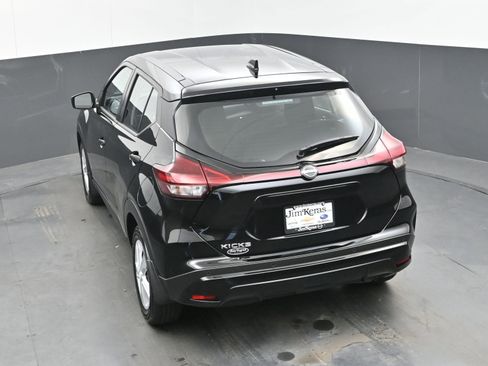 Certified 2025 Nissan Kicks Play S image 33