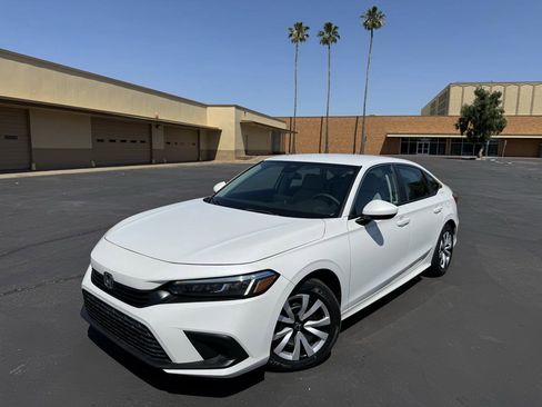 Used 2022 Honda Civic LX image 3