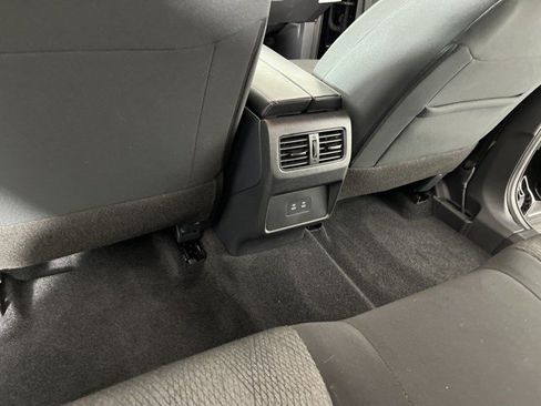 Used 2026 Nissan Rogue SV FWD image 39