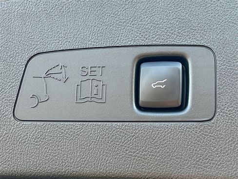 Used 2023 Lincoln Corsair AWD image 34