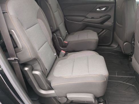 Used 2020 Chevrolet Traverse LT image 19