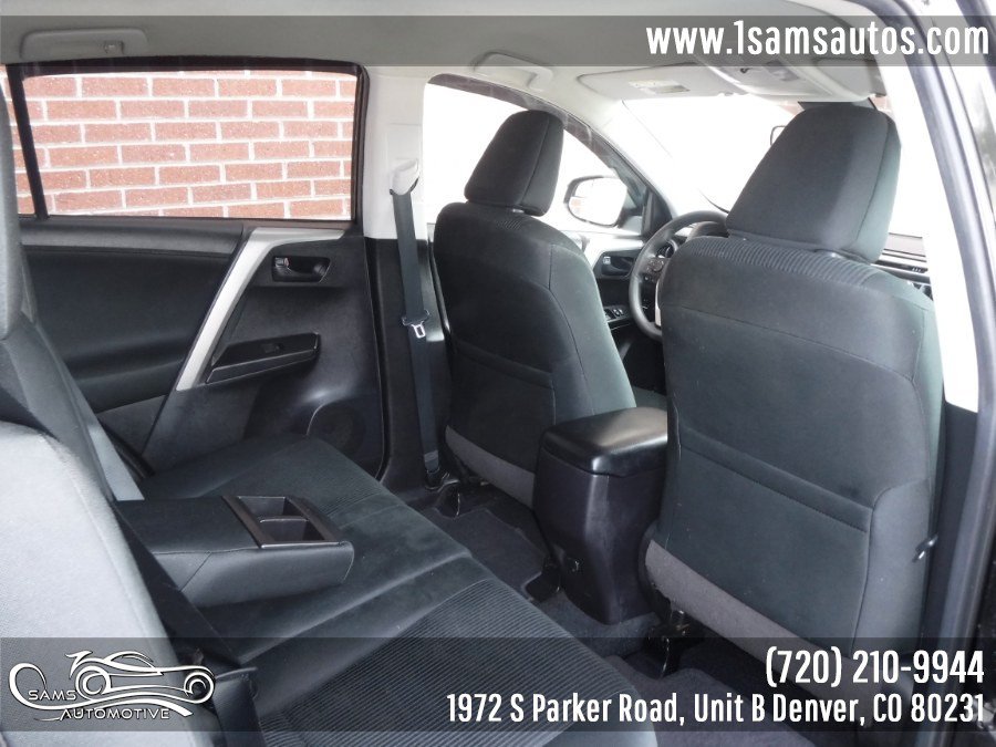 Used 2018 Toyota RAV4 LE w/ Carpet Mat Package AWD/4WD image 10