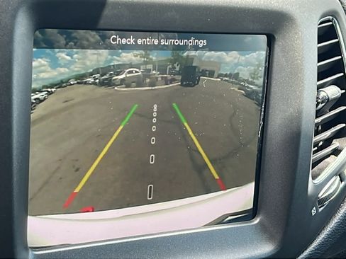 Used 2020 Jeep Compass Trailhawk AWD/4WD image 16