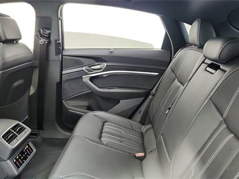 Used 2023 Audi e-tron S Prestige w/ Prestige Package image 28