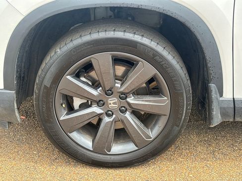 Used 2025 Honda Pilot Sport image 26