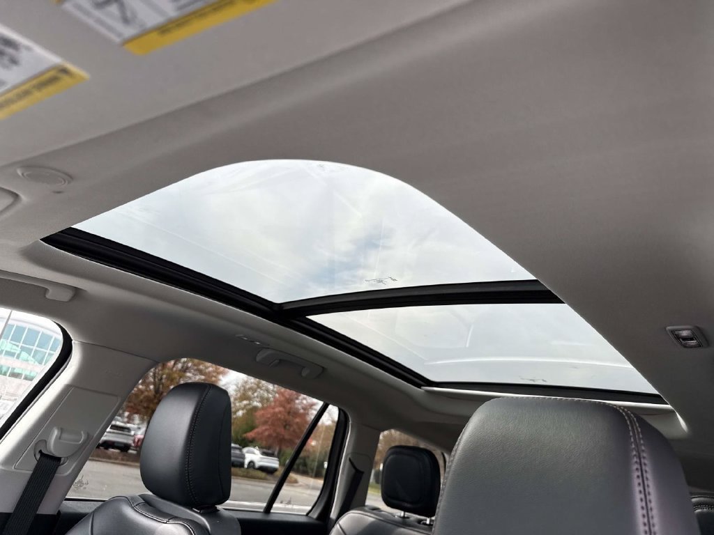 Used 2025 Lincoln Aviator AWD image 25