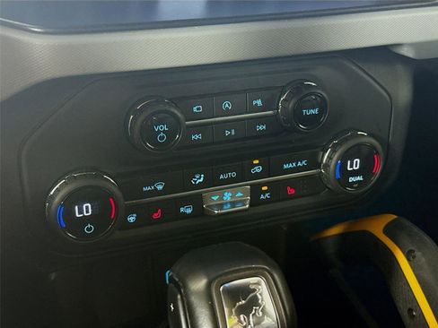 Used 2023 Ford Bronco Badlands AWD/4WD image 14