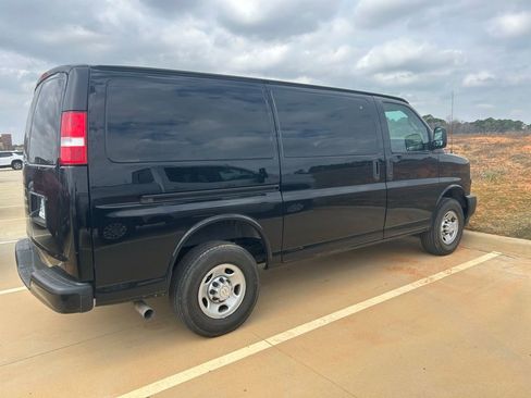 Used 2021 Chevrolet Express 2500 Work Van w/ Driver Convenience Package image 4