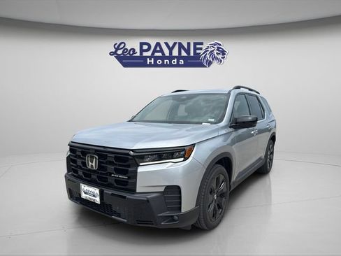 Certified 2026 Honda Pilot Black Edition image 3