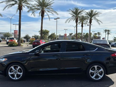 Used 2016 Ford Fusion SE image 4