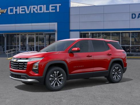 New 2026 Chevrolet Equinox LT image 2