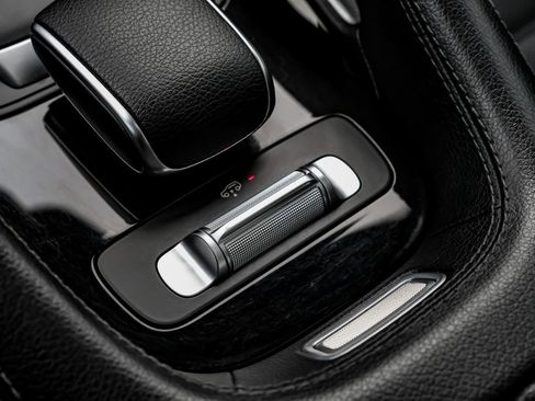 Used 2021 Mercedes-Benz GLS 580 4MATIC image 28