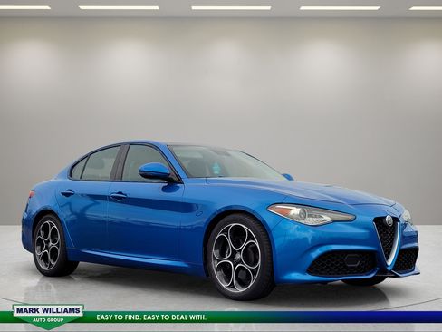 Used 2018 Alfa Romeo Giulia AWD image 1