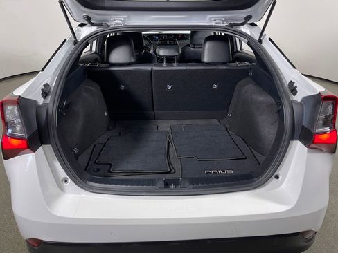 Certified 2022 Toyota Prius FWD image 10