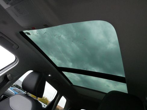 Certified 2024 Volkswagen Taos SEL image 34